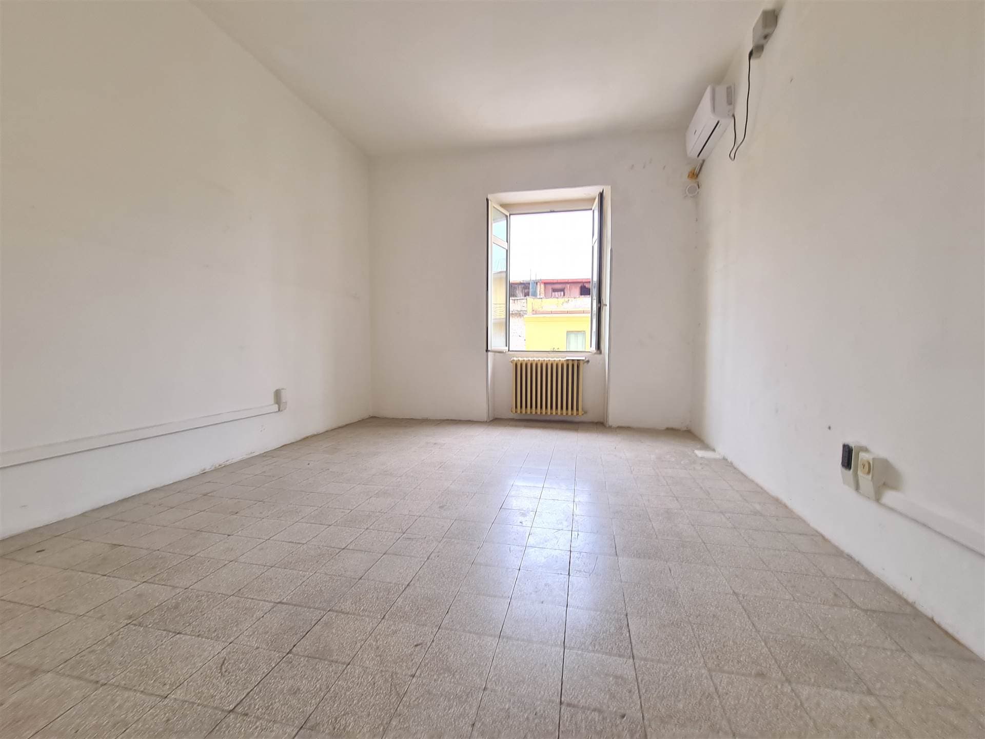 Luminoso ufficio in centro!