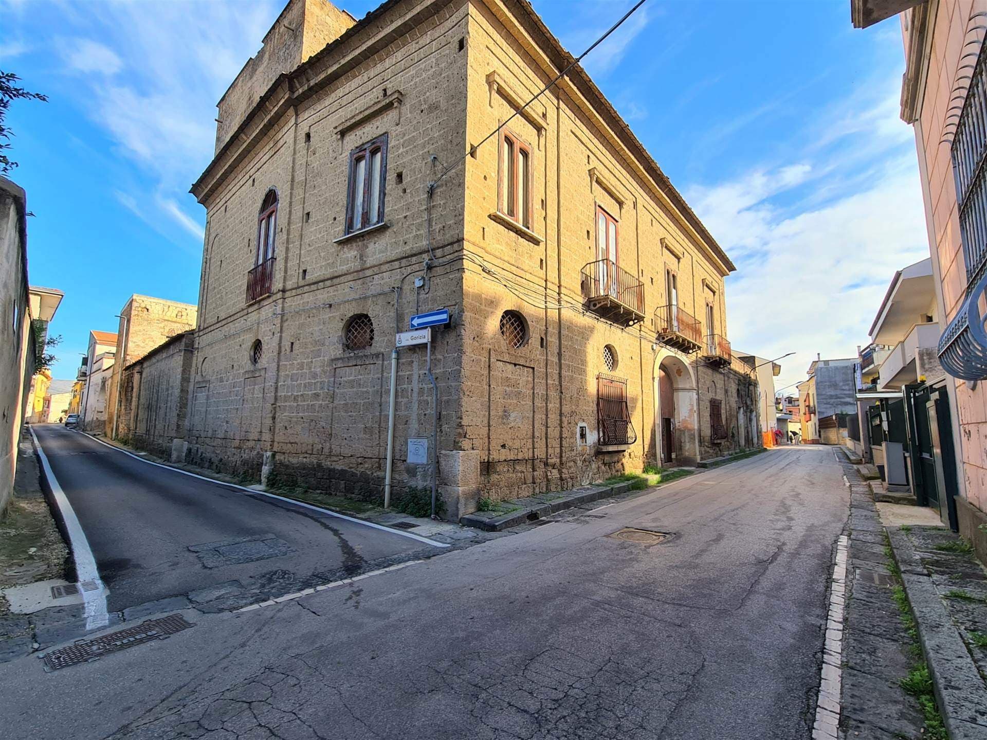 ESCLUSIVA TENUTA IN VENDITA NEL CUORE DELLA CAMPANIA!!